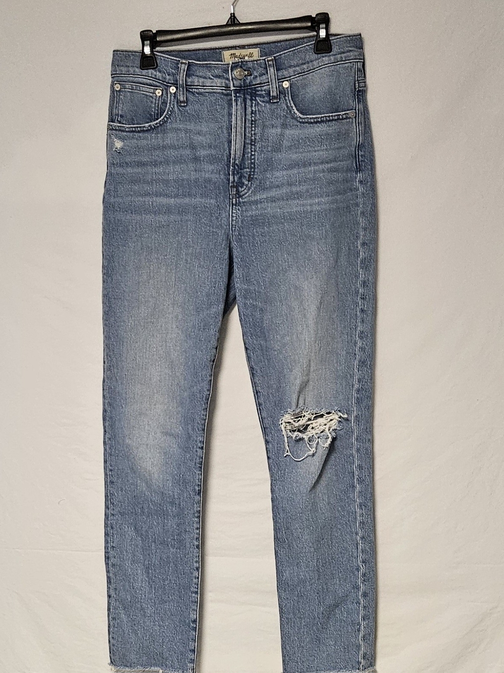 Madewell The Perfect Vintage Jean Distressed Raw Hem Knee Rip Blue. Size 29T/8